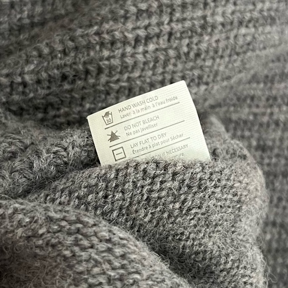 Vince Wool and Yak Turtleneck Sweater with Pockets in Grey Women’s Size Small - Picture 13 of 13